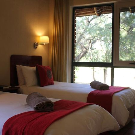 Ekuthuleni River Front Chalets Maruleng Экстерьер фото