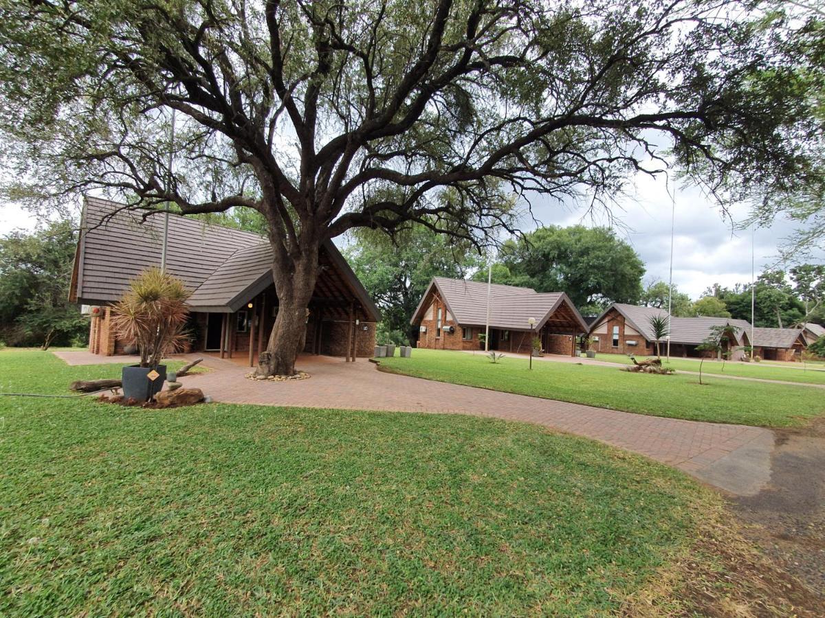 Ekuthuleni River Front Chalets Maruleng Экстерьер фото
